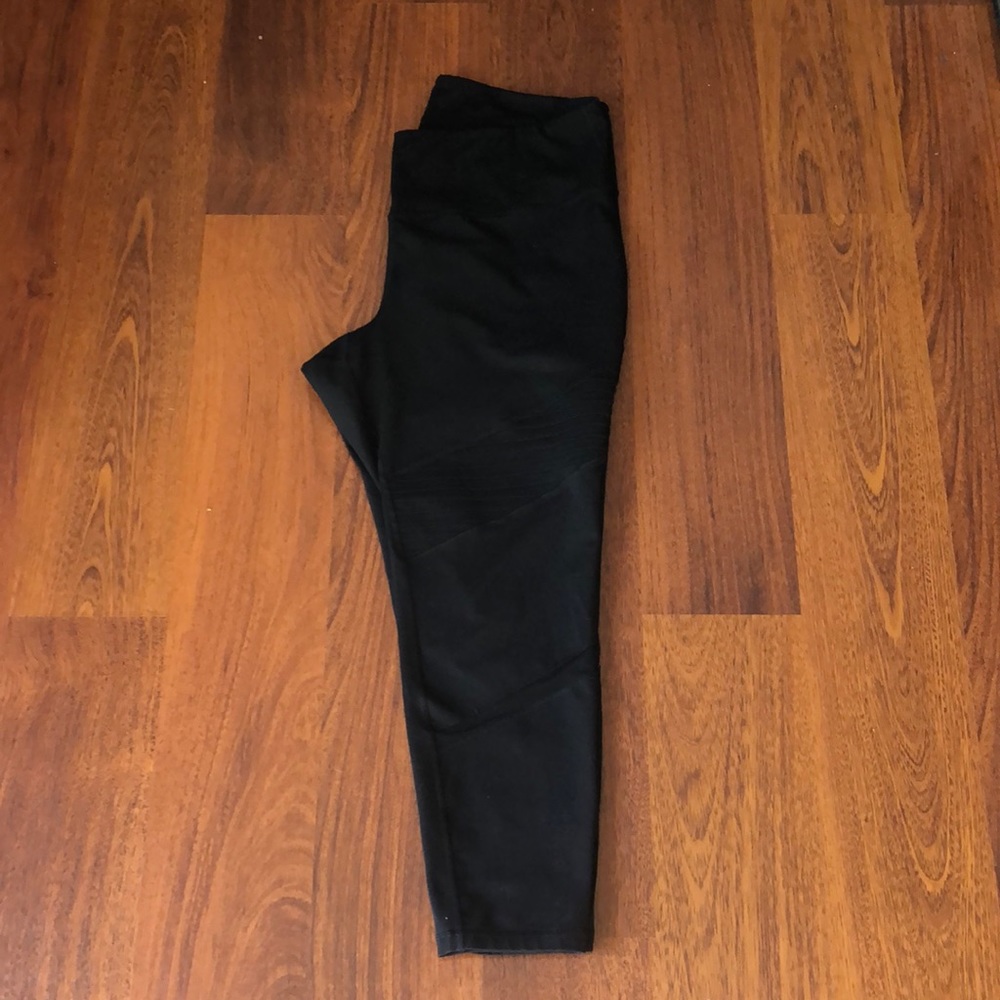 High waist active leggings.